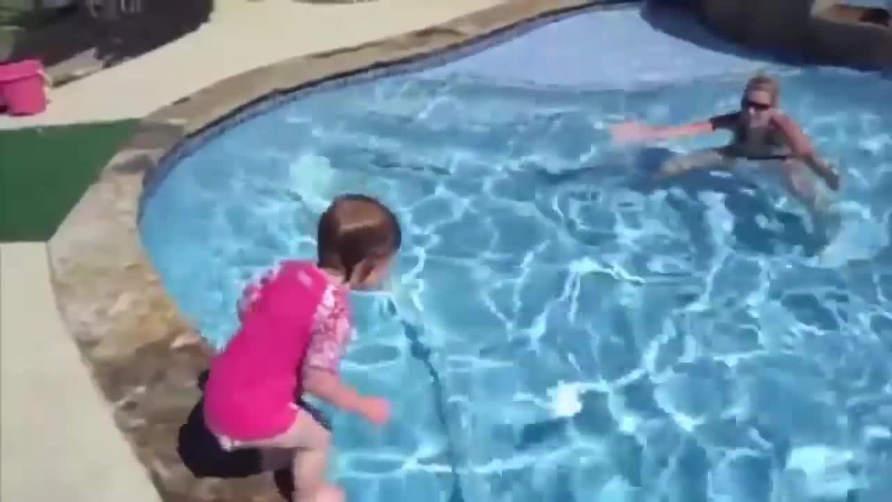 FUNNY BABY SWIM (ADORABLE BABIES)