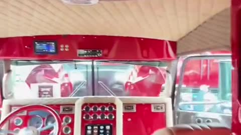 Feel the luxury American heavy truck