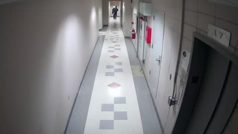 8801VZN01Elevator_2021-01-06_04h00min00s267ms.mp4