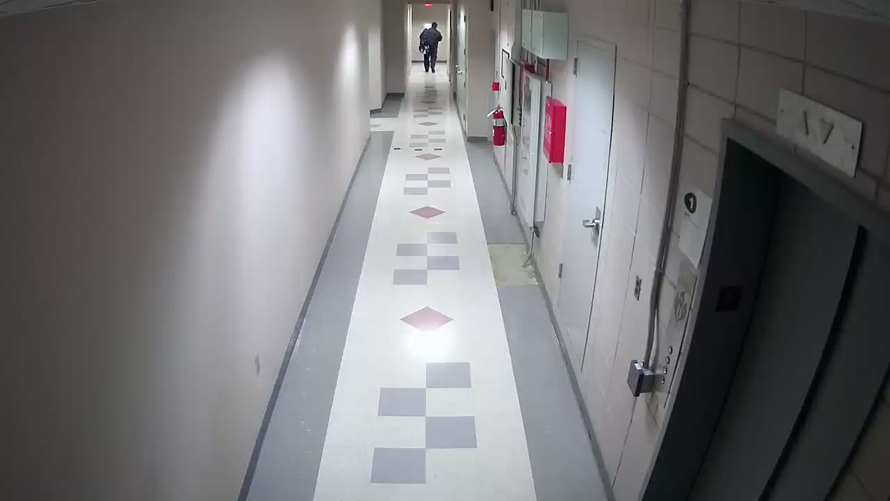 8801VZN01Elevator_2021-01-06_04h00min00s267ms.mp4