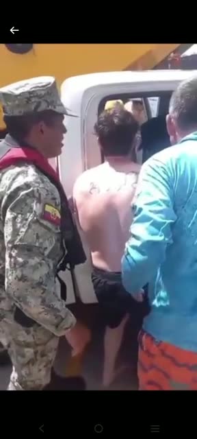 Mujer herida por mordedura de un tiburón