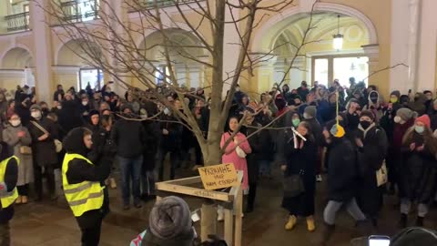 Protestors out in St Petersburg #Russia for second night to say no to war in #Ukraine