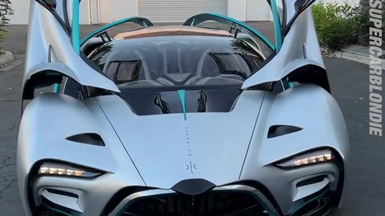 Super Car Blondie