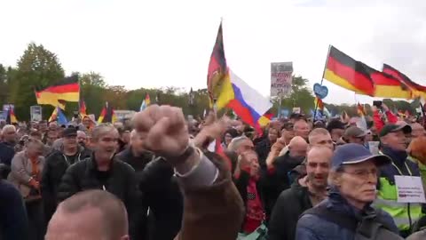 10,000 people participated in Germany to demand the end of sanctions on russia