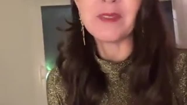 Taylor Lorenz abruptly ends her live TikTok steam after seeing the comments