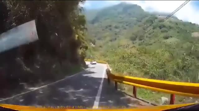 Wow so close#another dashcam video