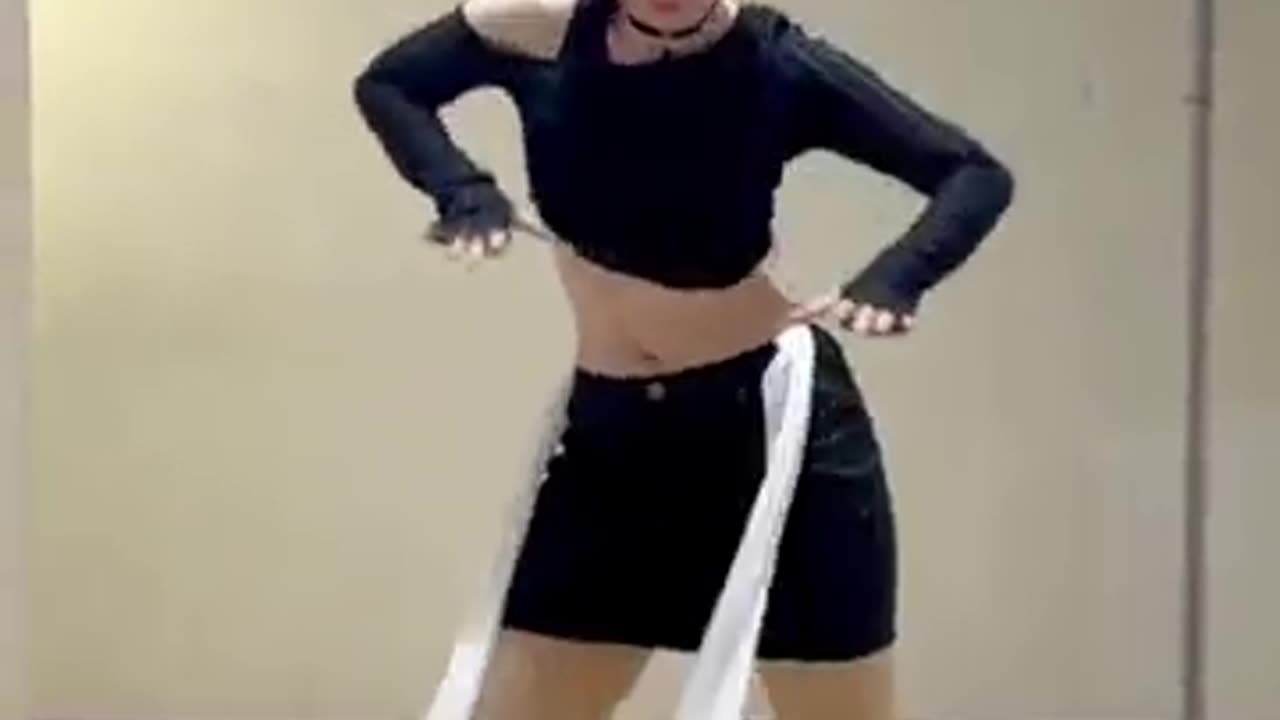 Cute girls hips dance video