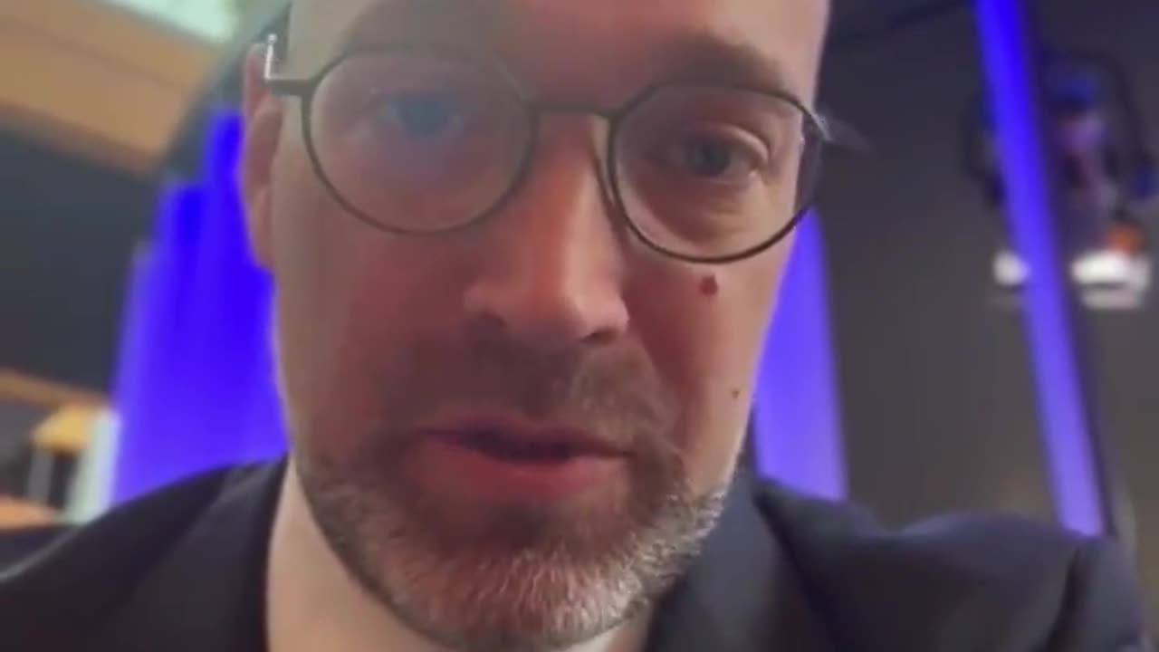🔴 Alessandro Panza: direttiva Ue sugli imballaggi e l’eurofollia di cancellare le insalate in busta.