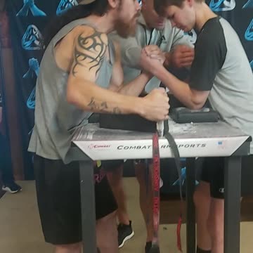 Armwrestling!!!! Left Handed Under 75kg, NZ Tournament
