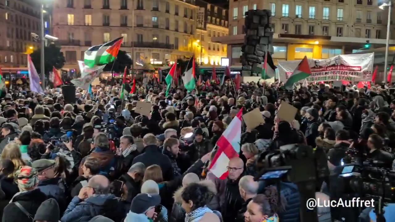 A massive protest in Paris condemning Israel, in solidarity with Palestine and Lebanon.