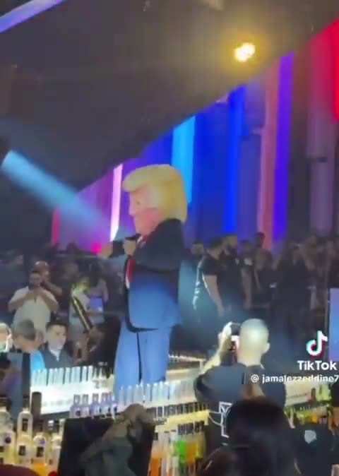 A video shared by lebanese shows a Club in Beirut celebrating Trump winning the elections in US