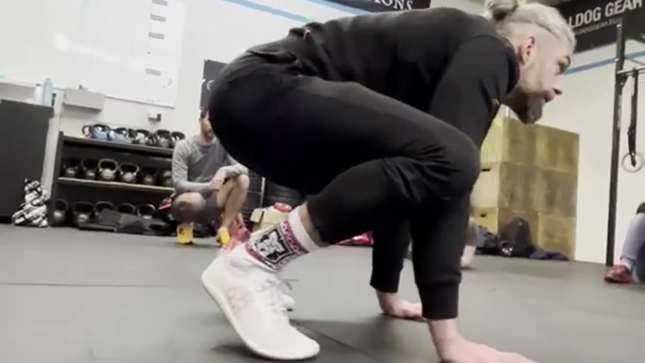 How to do frog stand