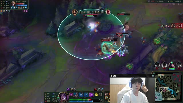 Deft is a MONSTER on Kai'sa