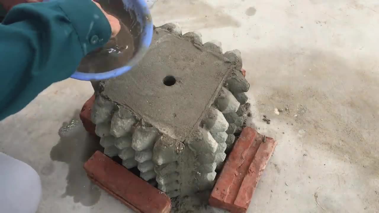 Creative Ideas Between Cement And Egg Tray - Amazing Succulents Garden Decor Ideas