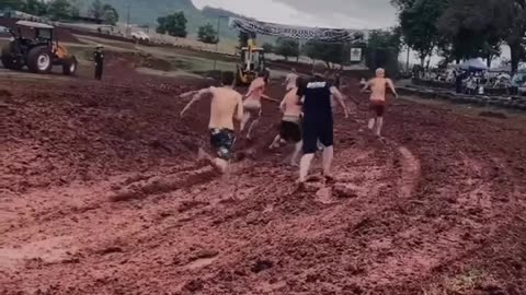 MUD RACE