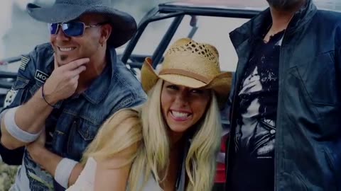 LoCash Cowboys - C.O.U.N.T.R.Y.