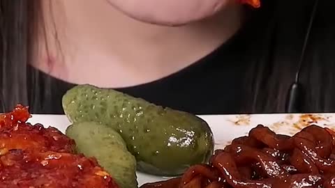 Black Bean Noodles & Spicy Chicken #zoeyasmr #zoeymukbang #bigbites #mukbang #asmr #food #먹방 #틱톡푸드 #