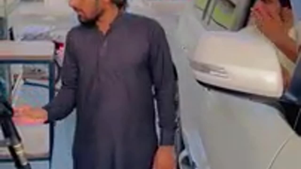 Sasti land-cruiser mangi par gai