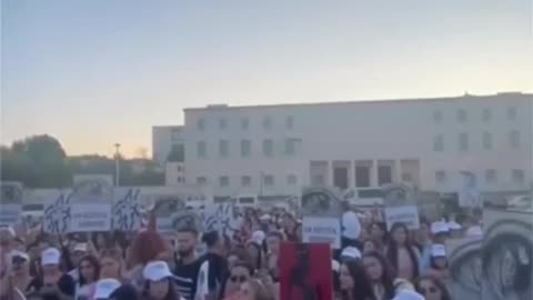 Vuan edhe #zhaklinlekatari shumë