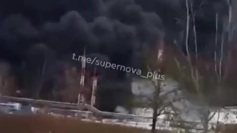 Oil depot is still burning in Oryol, Russia 🔥