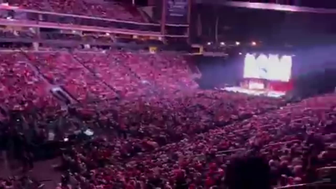 The venue in Arizona filled to capacity for the event featuring Donald Trump & Tucker Carlson #SHORT