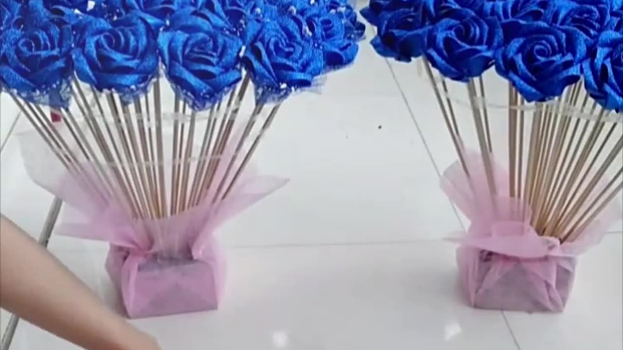 HOW TO MAKE FLOWERS OUT OF PAPER