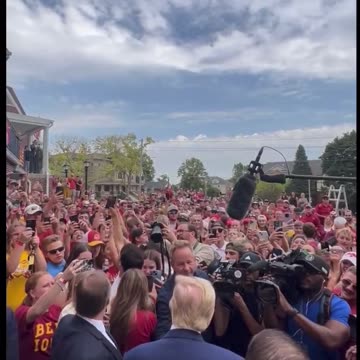 Trump tailgates before Iowa State game, crowd goes crazy as he walks into stadium