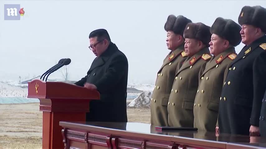Kim Jong Un mobbed by crowds at ceremony for 'greenhouse farm'- NEWS OF WORLD