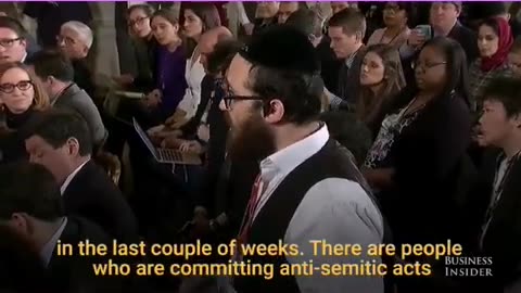 Donald Tramp funny moment, when he answer questions for reporters
