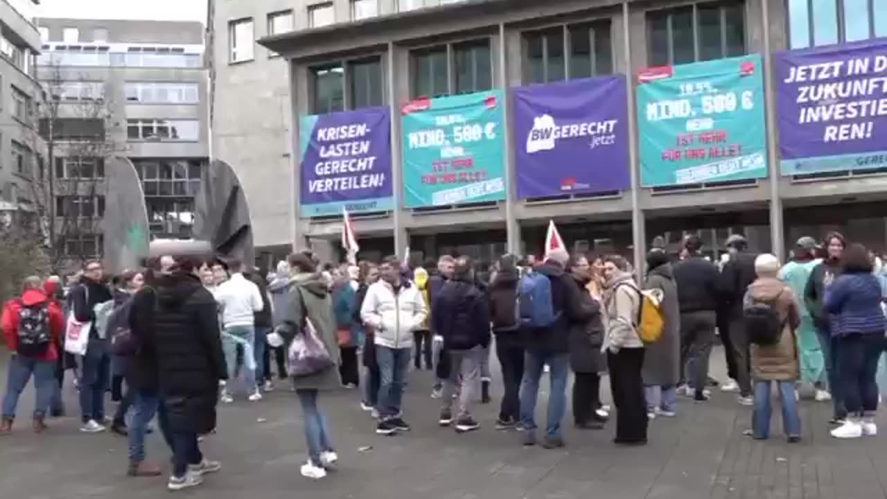 Healthcare workers rally for higher salaries in Germany