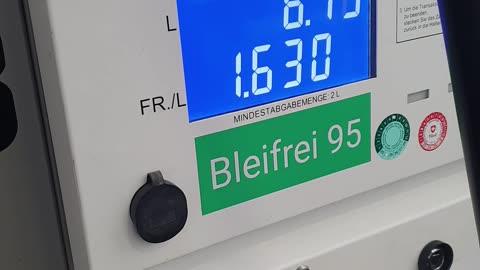 PREZZO BENZINA IN SVIZZERA TEDESCA(STATO EXTRACOMUNITARIO) A NOVEMBRE 2024 prezzo in franchi svizzeri e non in euro ma non dovevano abolire le accise sui carburanti in MERDALIA💩? DOCUMENTARIO