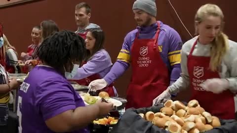 Minnesota Vikings _ Salvation Army Partner to Host Thanksgiving Event for Local