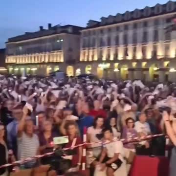 Ao ver isto só me lembro dos livros do Astérix o Gaulês - Este Romanos são loucos!