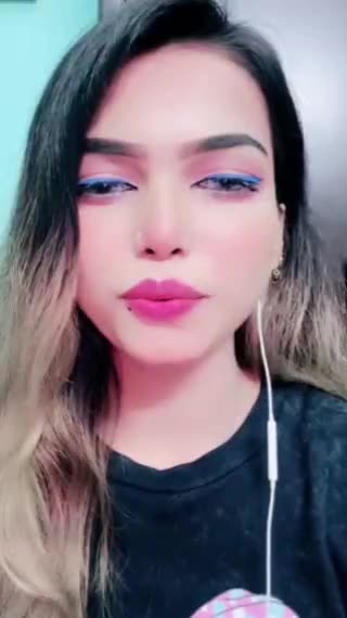 Sweet HOT girls short live