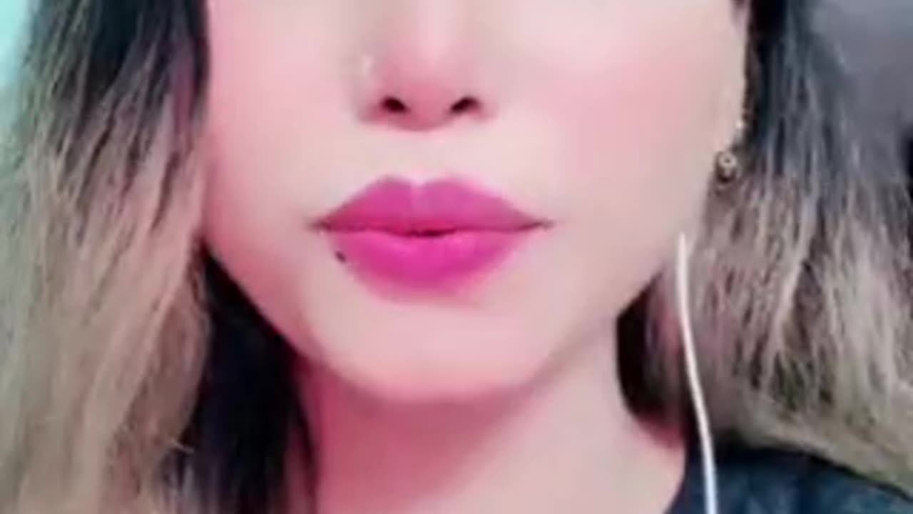 Sweet HOT girls short live