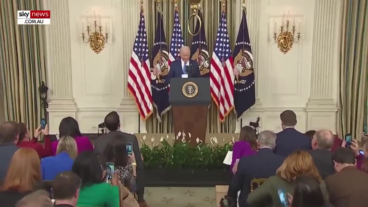 Clueless' Joe Biden 'panics' after Elon Musk question