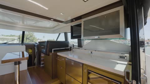 2016 Tiara Yachts 44 Coupe