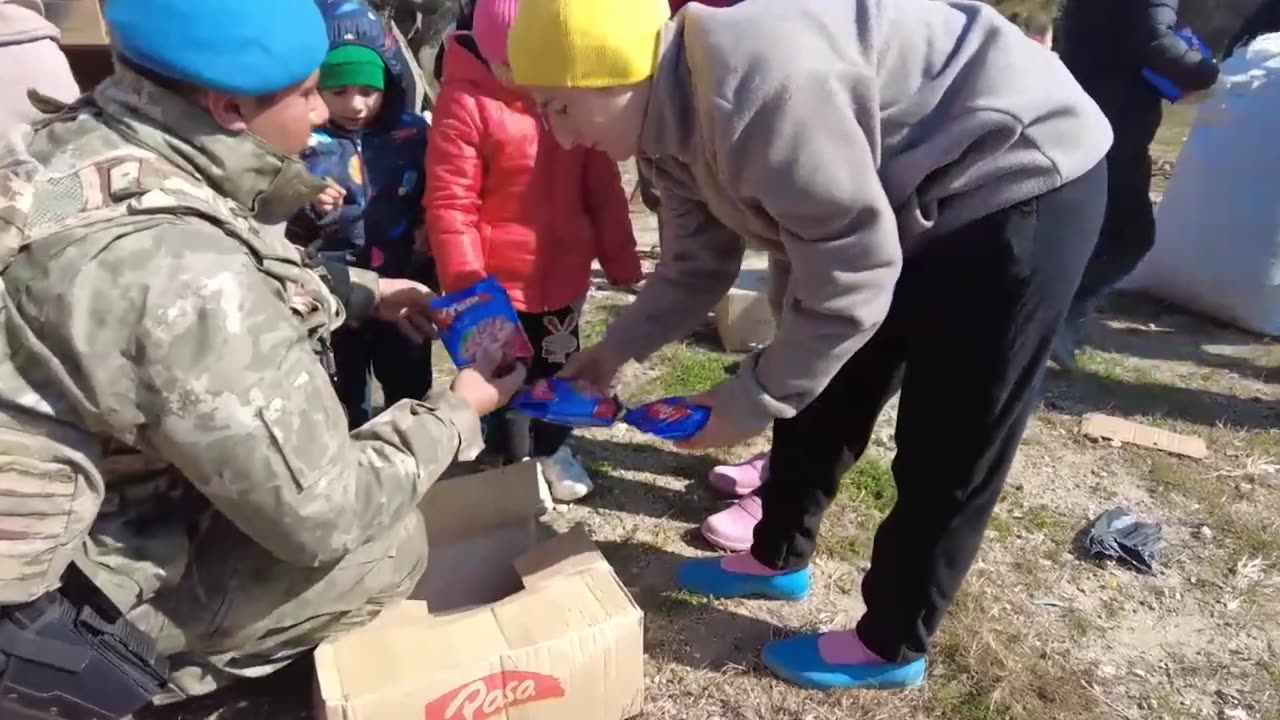 Turkish Army Soldiers Deliver Aid To Victims