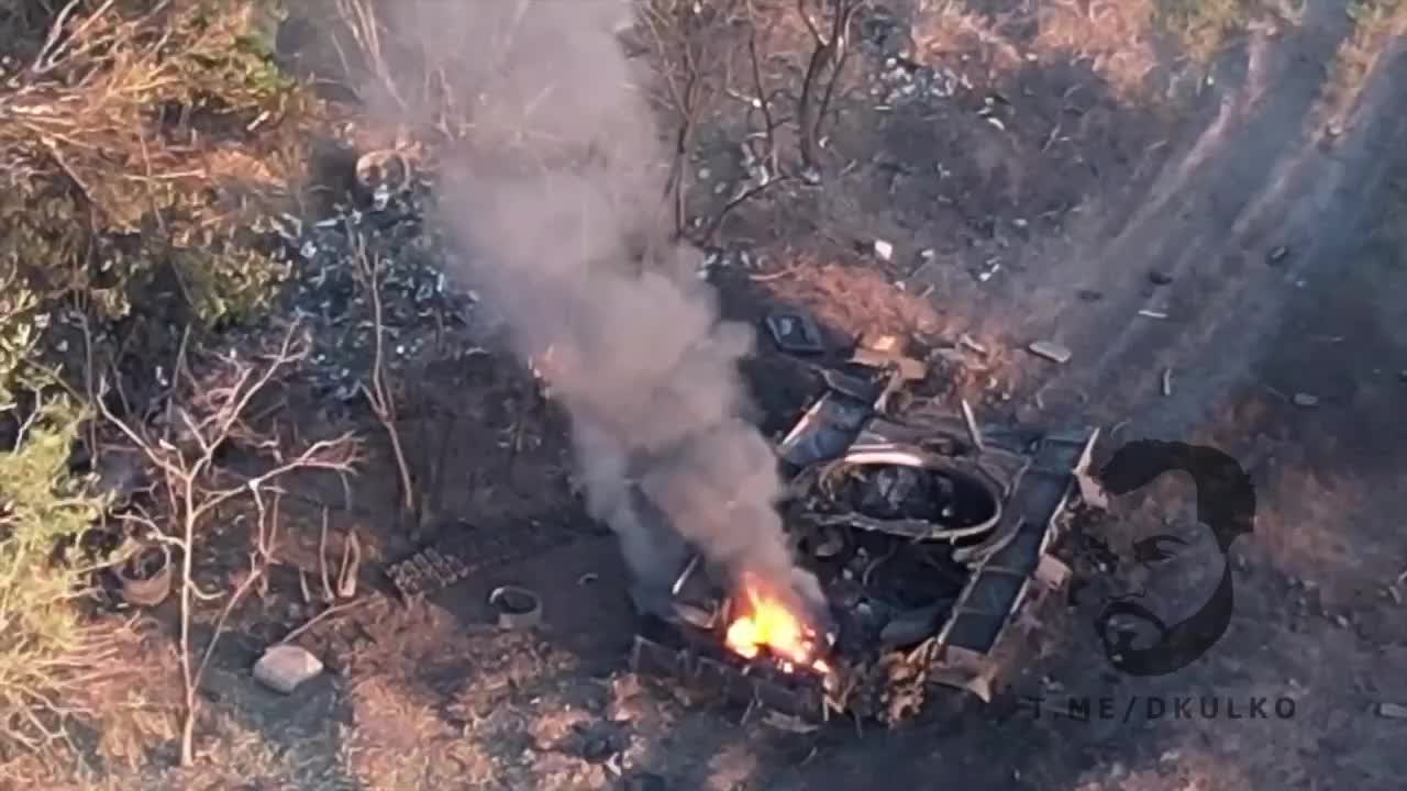 Russian "musicians" destroy a V.S.U. tank near the village of Bakhmutskoye, Soledar.