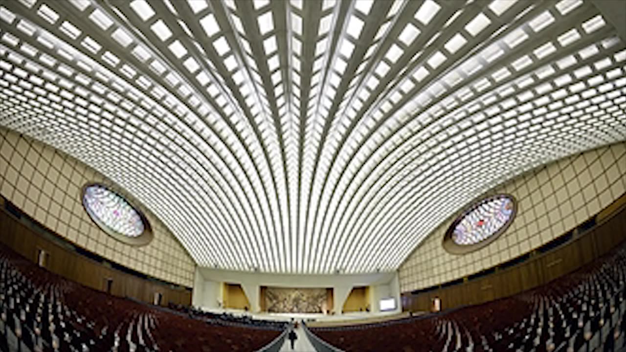 5 Dark things about the Pope's Audience Hall