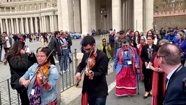 Canada's indigenous peoples seek papal apology