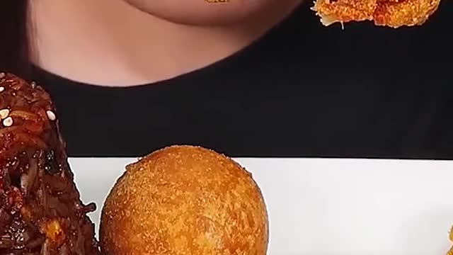 Black Bean Rice, Fried Chicken, Cheese Balls #zoeyasmr #zoeymukbang #bigbites #mukbang #asmr #food #