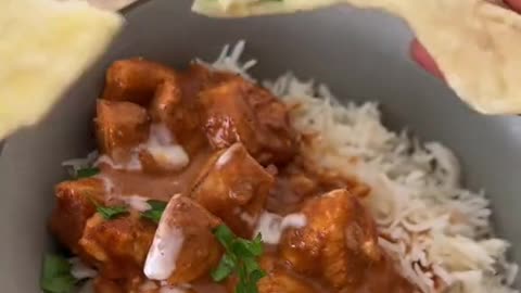 Healthy butter chicken & garlic naan 😩🔥