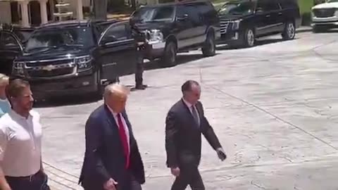 Trump greets supporters before heading to Miami Courthouse