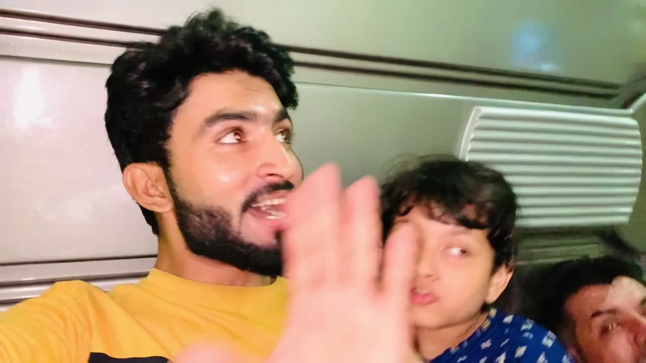 Horror Movie dekhi bohat maza aya #shazzyvlogs@shahzaibsiddique01