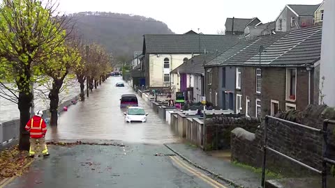 Floods from Storm Bert inundate parts of England and Wales