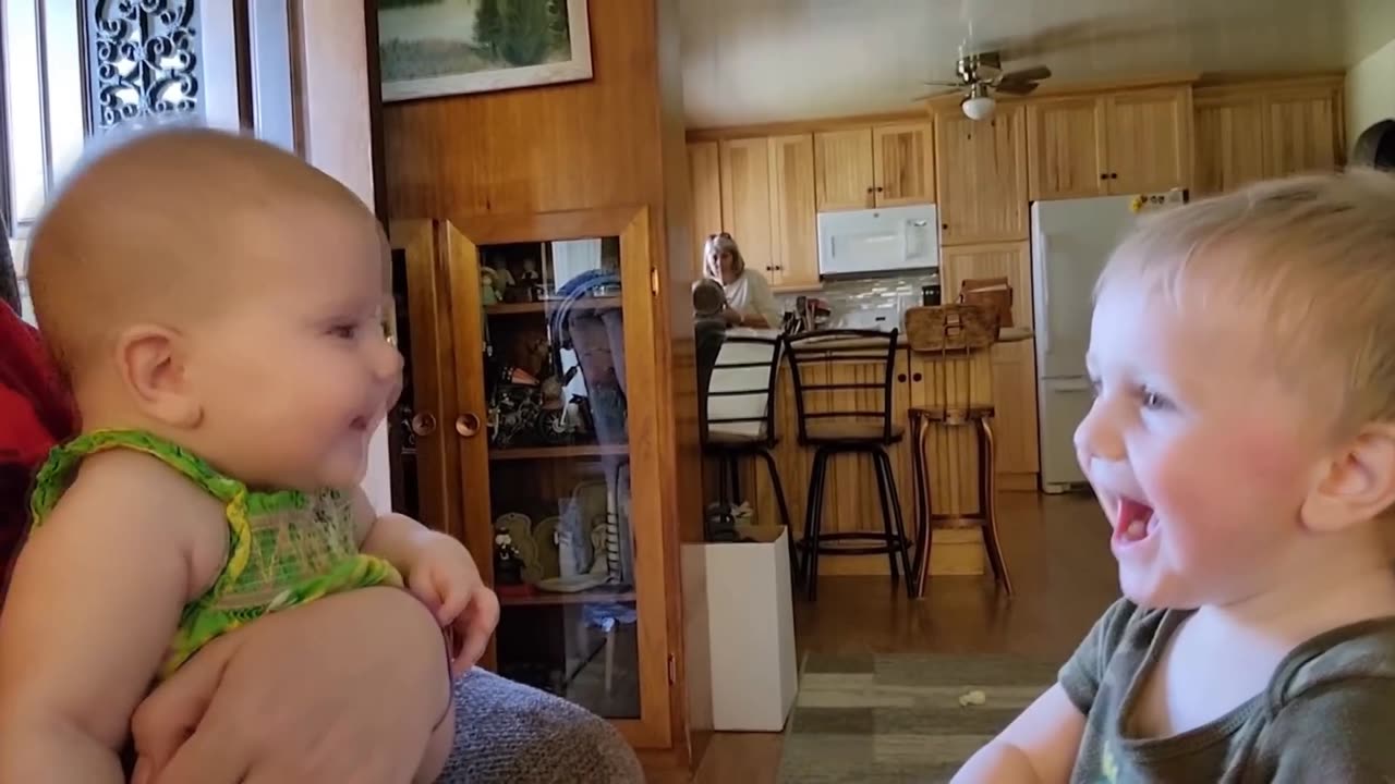 baby making bay laugh