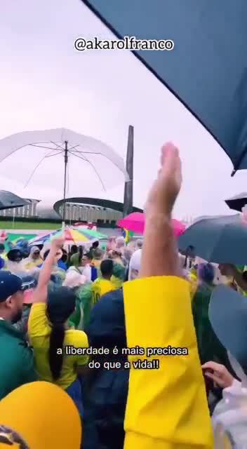 Explique-nos o que Ocorre em Brasília?