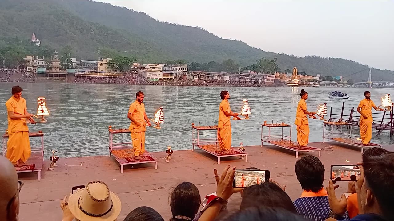 India famous ganga aarti