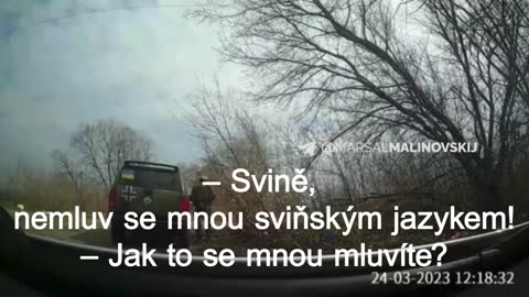 Ukrajinští vojáci napadli u Chersonu ženu s dítětem, že mluvila rusky